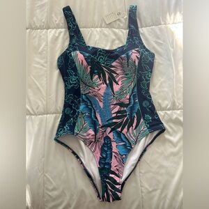 NWT Floral swim sz L